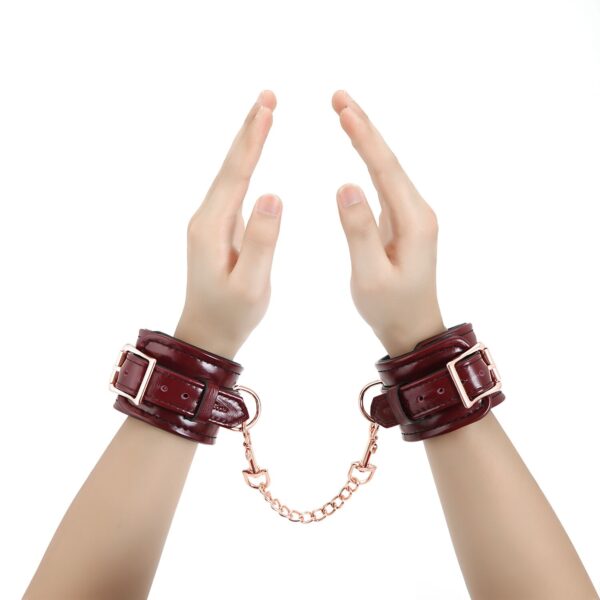 Наручники Liebe Seele Wine Red wirst Cuffs